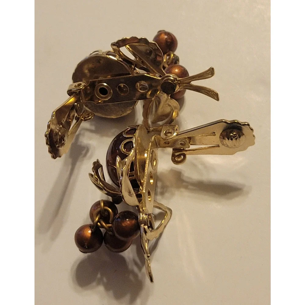 Vintage Estate Earrings Gold Tone Brown Beaded Cluster Clip-On Elegant Jewelry‎